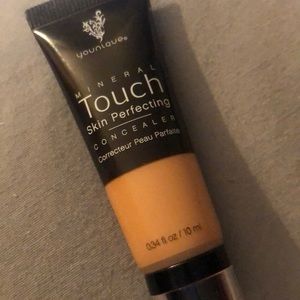 Younique concealer